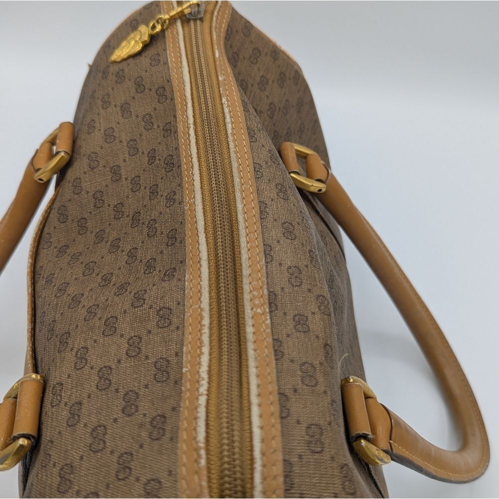 Vintages Gucci Handbag - Picture 10 of 16